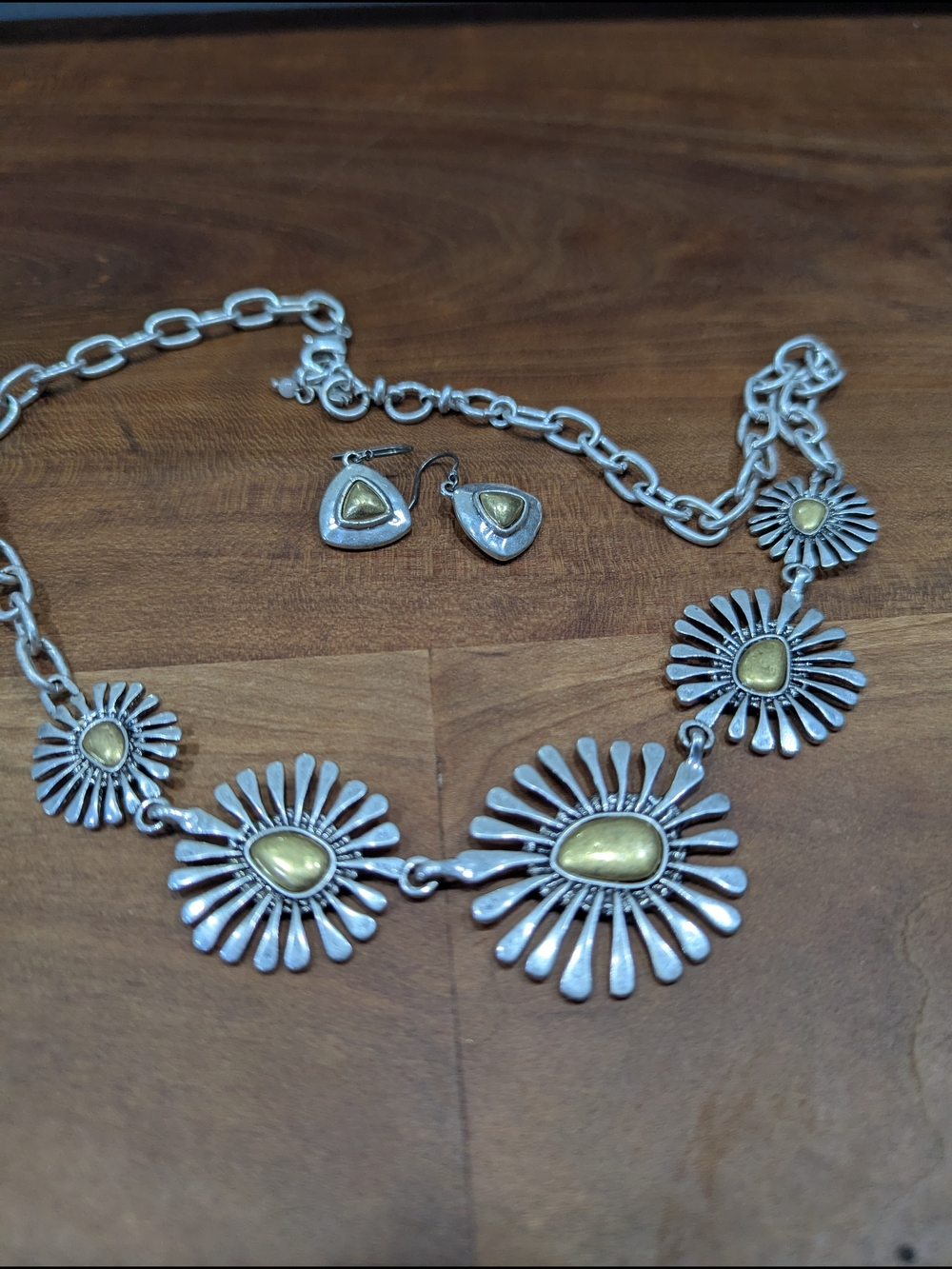 Lucky Brand Silver & Gold Daisy Statement Necklace and Earring Set